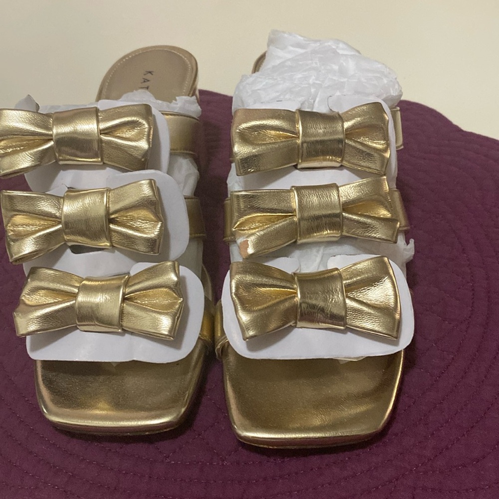 Katy Perry Gold Tooliped Bow Sandal - Picture 1 of 3